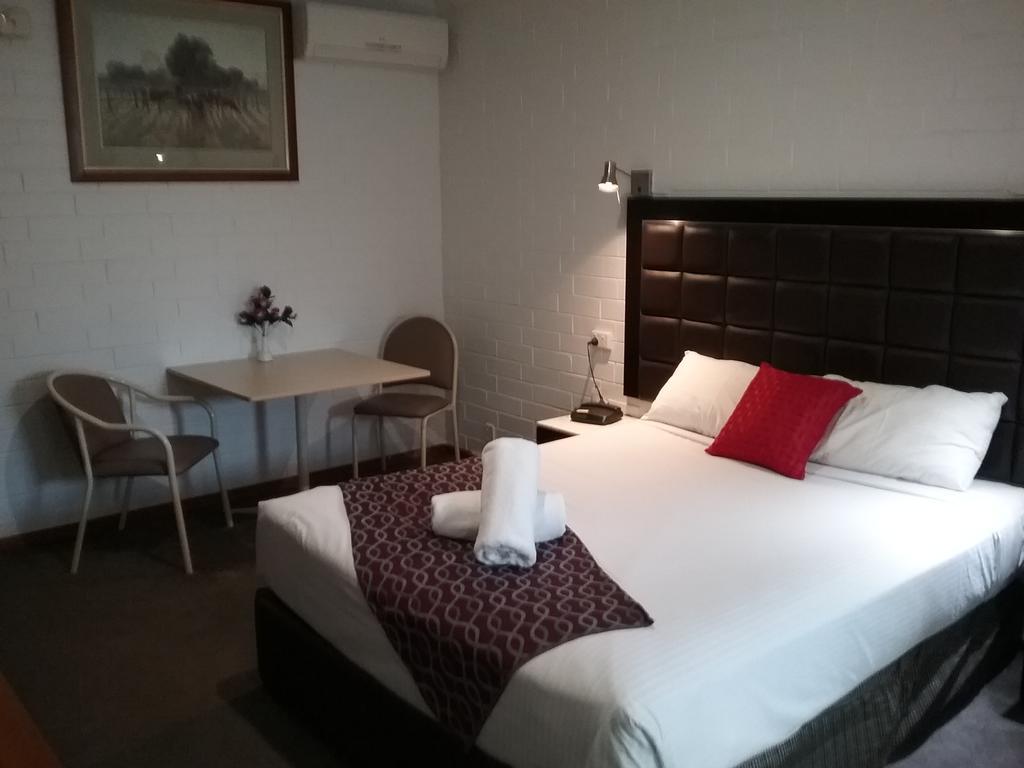Pooraka Motor Inn Экстерьер фото